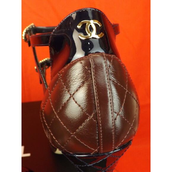 CHANEL G32403 BURGUNDY NAVY QUILTED LEATHER CC LOGO BUCKLES CAGE PUMPS 38.5 8 - Picture 2 of 12